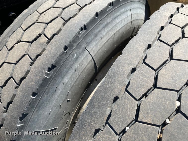 image for item KJ9716 2000 Peterbilt 378  semi truck