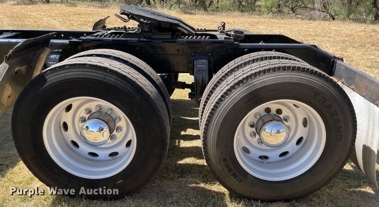 image for item KJ9716 2000 Peterbilt 378  semi truck