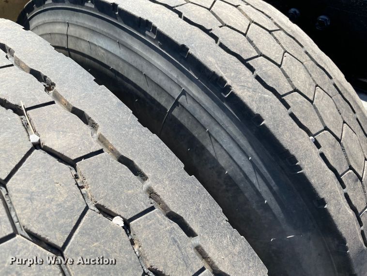 image for item KJ9716 2000 Peterbilt 378  semi truck