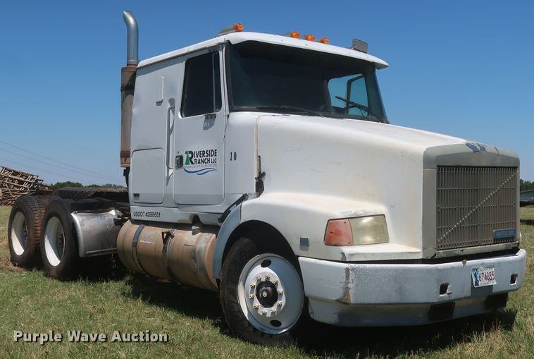 image for item KR9891 1989 White GMC Aero WIA  semi truck