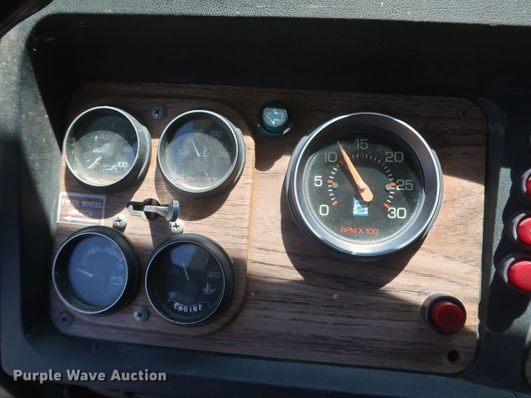 image for item KR9891 1989 White GMC Aero WIA  semi truck