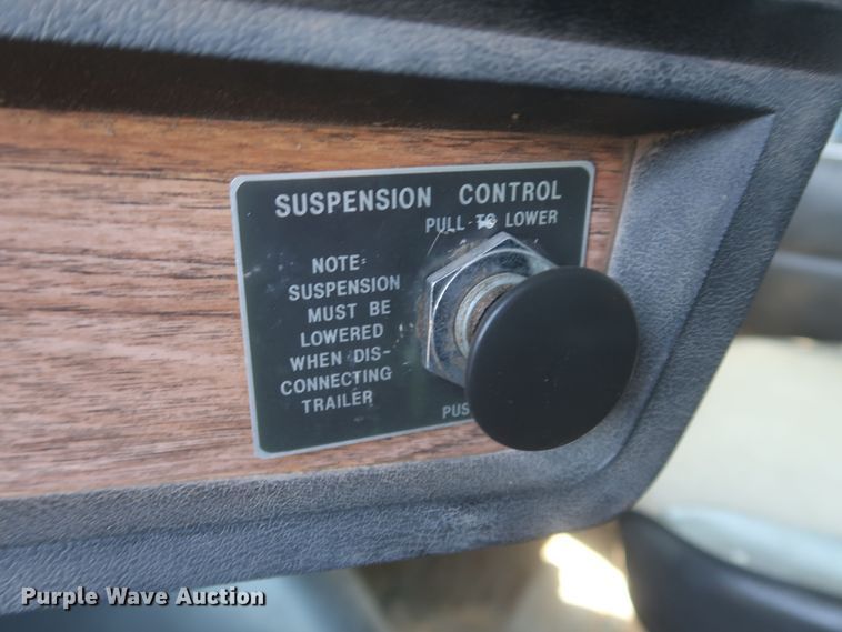 image for item KR9891 1989 White GMC Aero WIA  semi truck