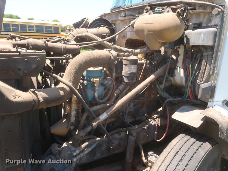 image for item KR9891 1989 White GMC Aero WIA  semi truck