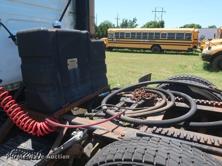 image for item KR9891 1989 White GMC Aero WIA  semi truck