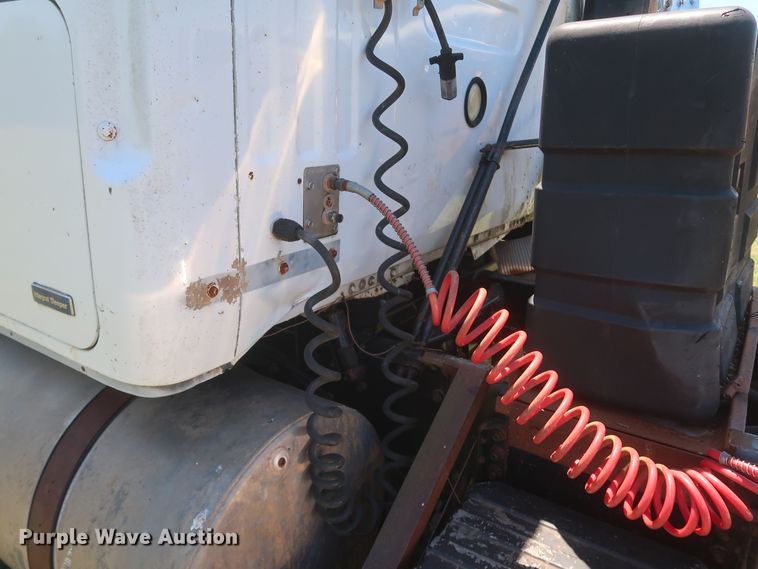 image for item KR9891 1989 White GMC Aero WIA  semi truck