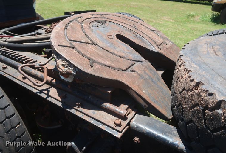 image for item KR9891 1989 White GMC Aero WIA  semi truck