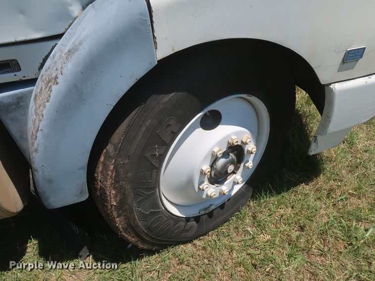 image for item KR9891 1989 White GMC Aero WIA  semi truck