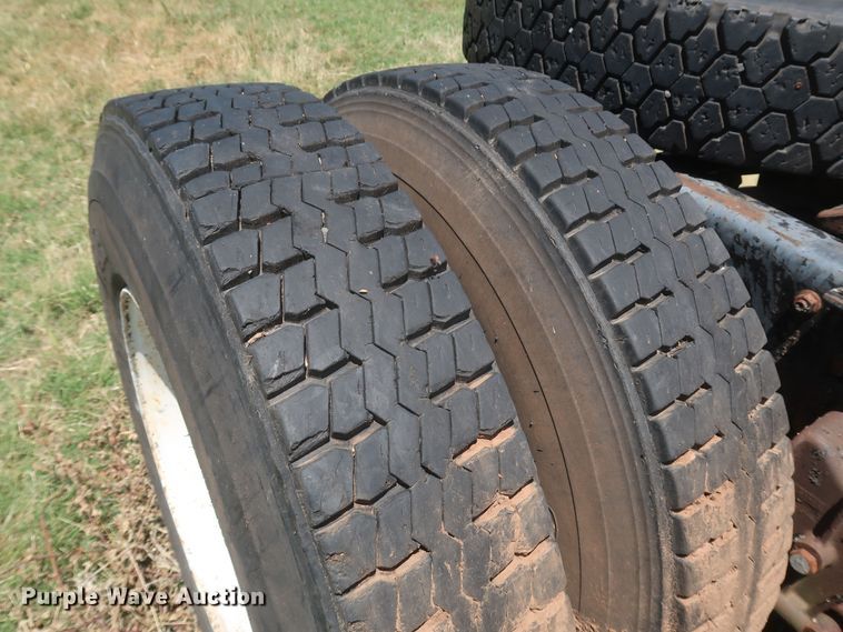 image for item KR9891 1989 White GMC Aero WIA  semi truck