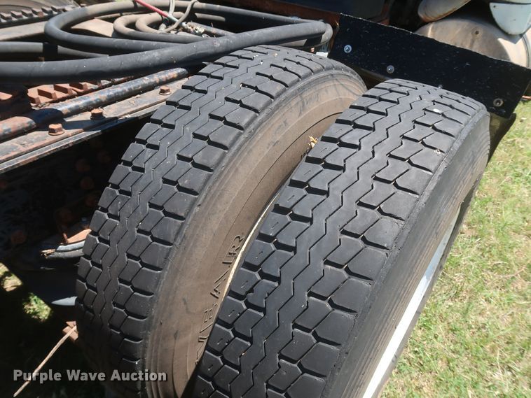 image for item KR9891 1989 White GMC Aero WIA  semi truck