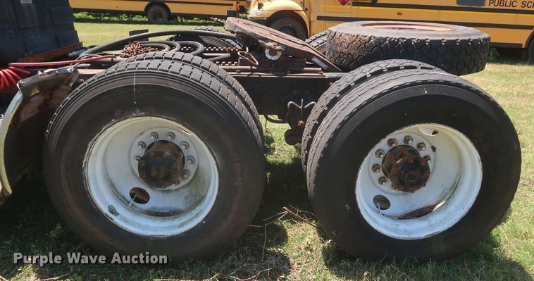 image for item KR9891 1989 White GMC Aero WIA  semi truck