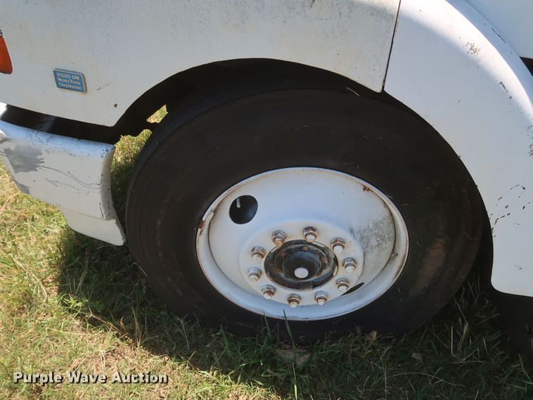 image for item KR9891 1989 White GMC Aero WIA  semi truck