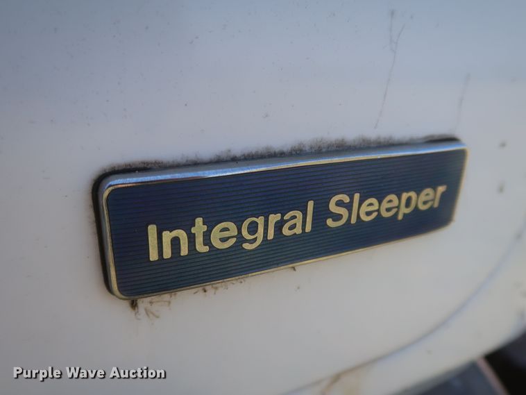 image for item KR9891 1989 White GMC Aero WIA  semi truck