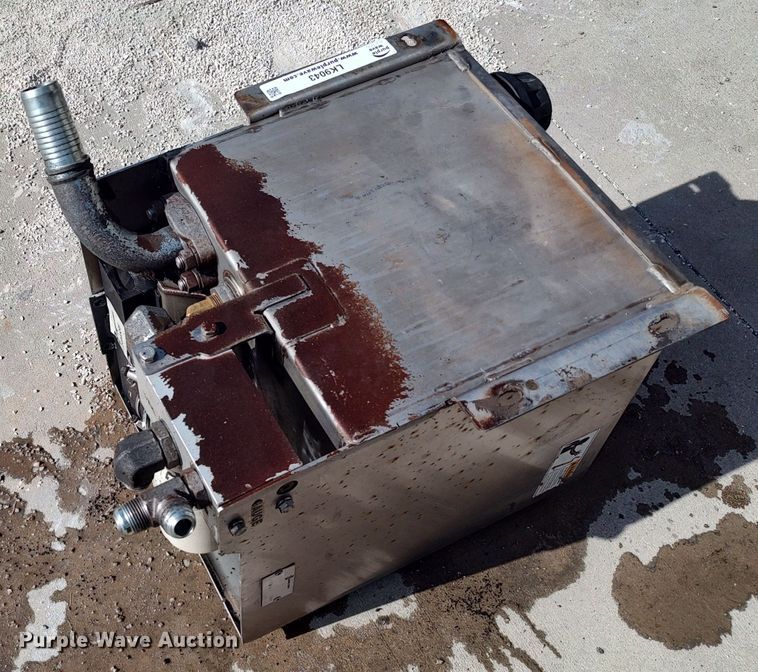 image for item LK9043 Gardner Denver MH3  oil cooler