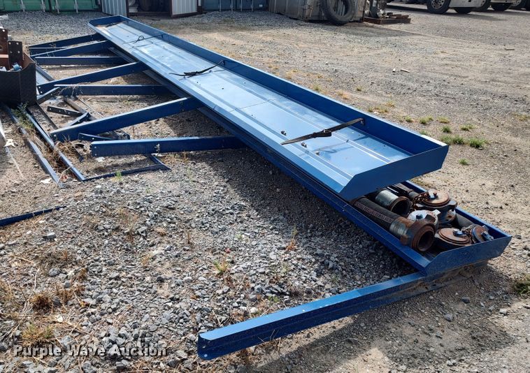 image for item LK9046 (4) tank trailer trays