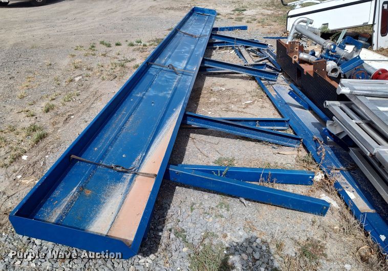 image for item LK9046 (4) tank trailer trays