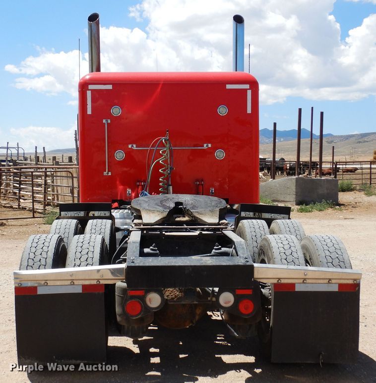 image for item LT9912 2016 Peterbilt 389  semi truck