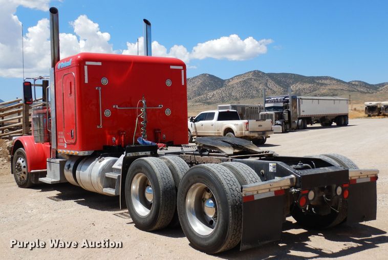 image for item LT9912 2016 Peterbilt 389  semi truck