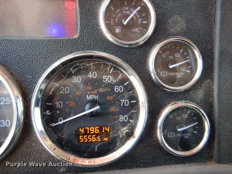 image for item LT9912 2016 Peterbilt 389  semi truck