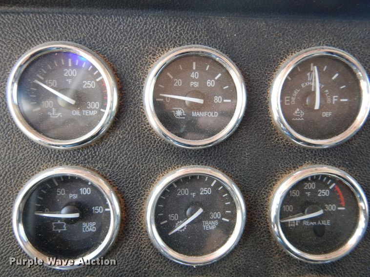 image for item LT9912 2016 Peterbilt 389  semi truck