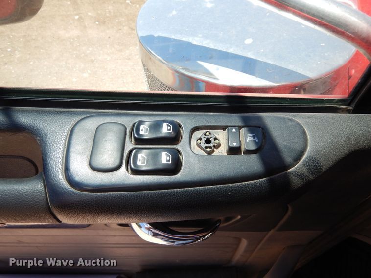 image for item LT9912 2016 Peterbilt 389  semi truck