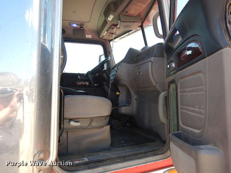 image for item LT9912 2016 Peterbilt 389  semi truck