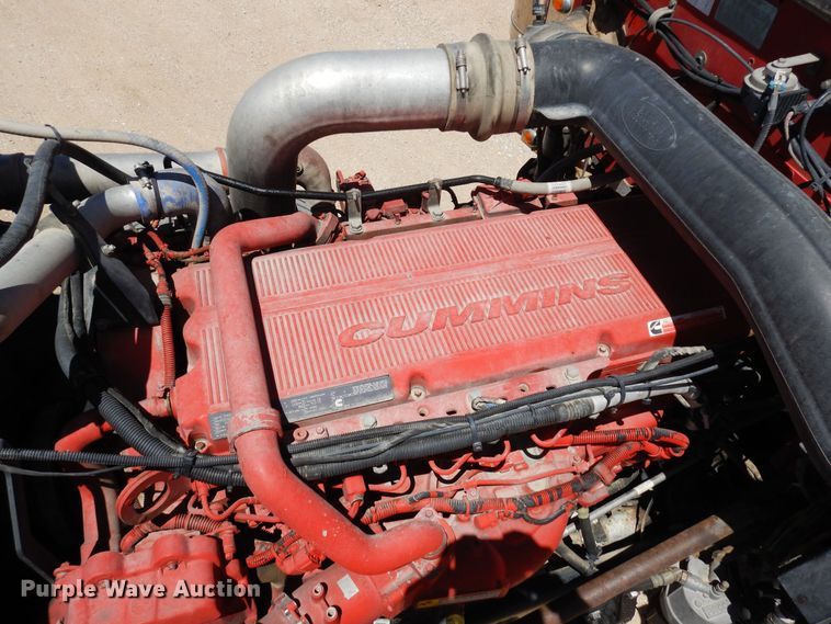 image for item LT9912 2016 Peterbilt 389  semi truck