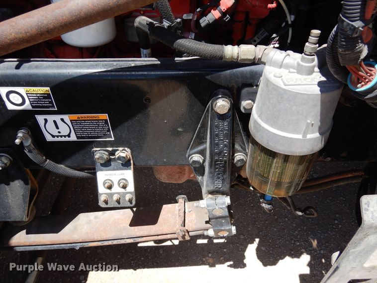 image for item LT9912 2016 Peterbilt 389  semi truck