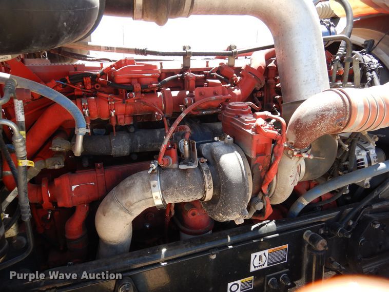 image for item LT9912 2016 Peterbilt 389  semi truck