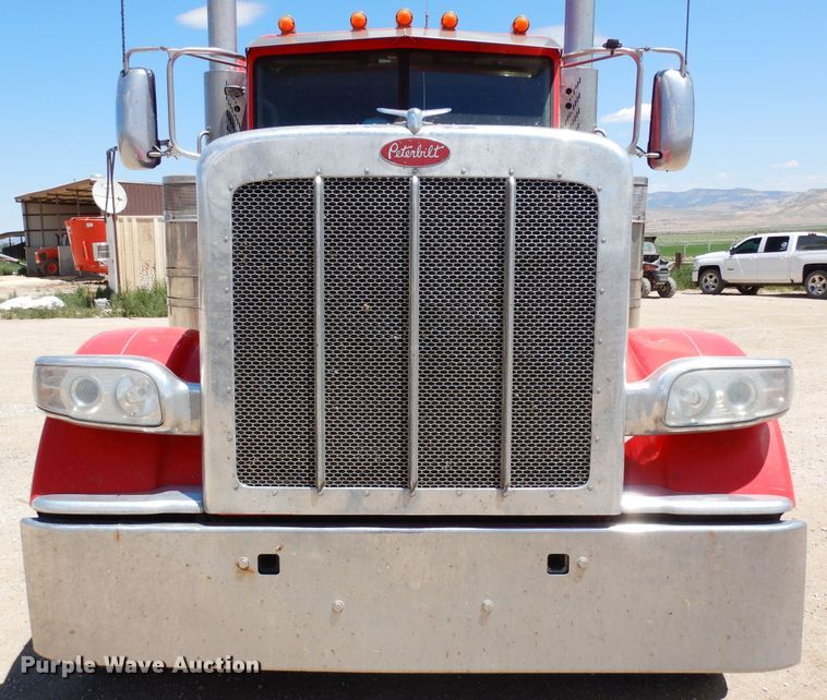 image for item LT9912 2016 Peterbilt 389  semi truck