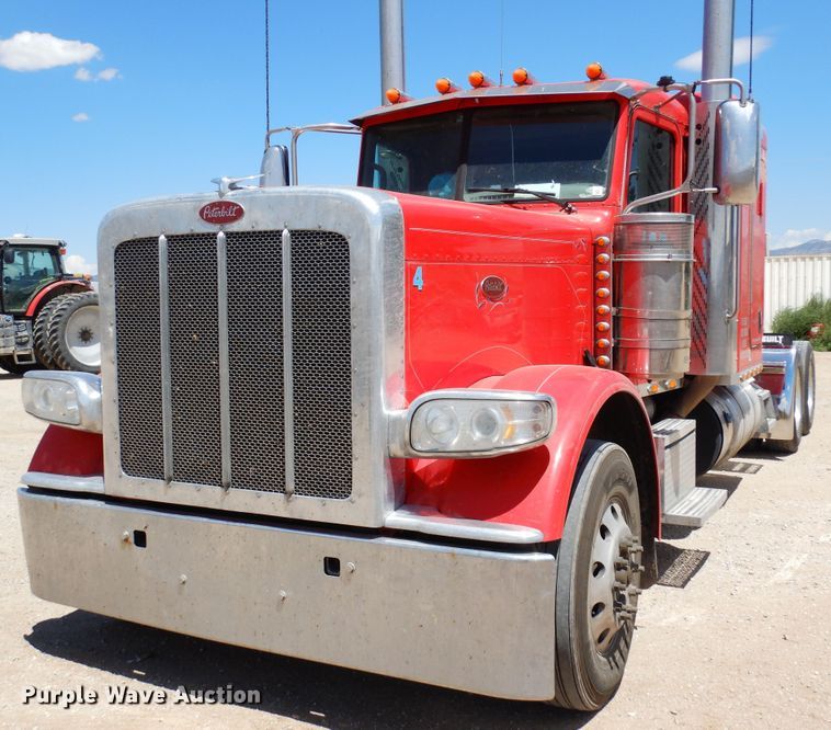 image for item LT9912 2016 Peterbilt 389  semi truck