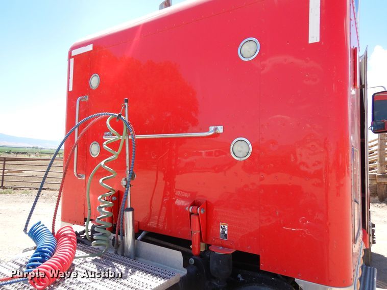 image for item LT9912 2016 Peterbilt 389  semi truck