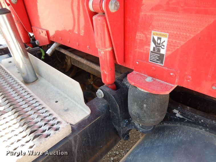 image for item LT9912 2016 Peterbilt 389  semi truck