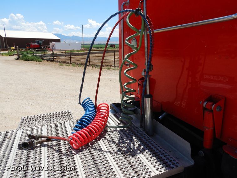 image for item LT9912 2016 Peterbilt 389  semi truck