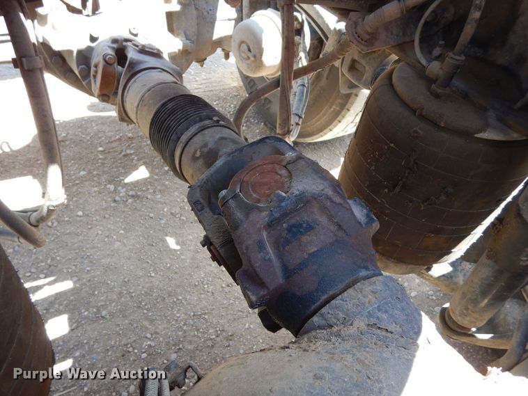 image for item LT9912 2016 Peterbilt 389  semi truck