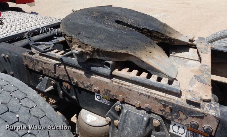 image for item LT9912 2016 Peterbilt 389  semi truck