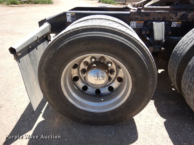 image for item LT9912 2016 Peterbilt 389  semi truck