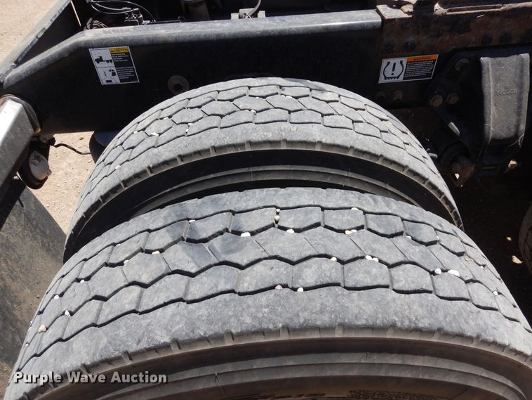 image for item LT9912 2016 Peterbilt 389  semi truck