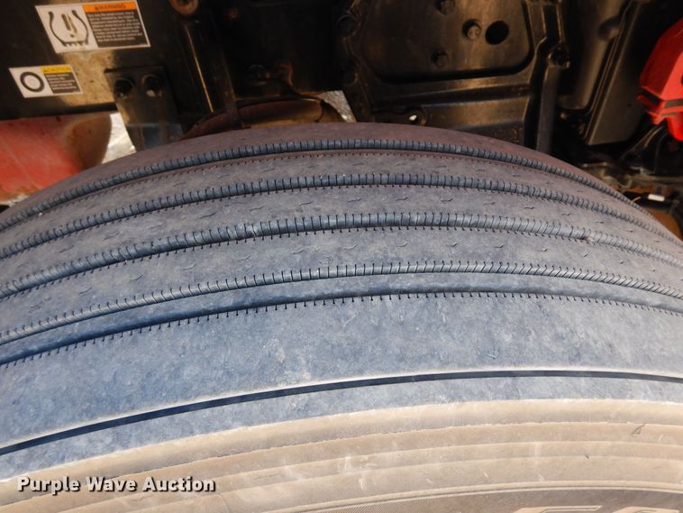 image for item LT9912 2016 Peterbilt 389  semi truck