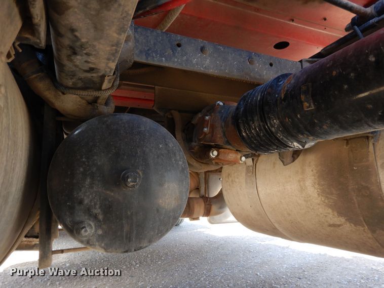 image for item LT9912 2016 Peterbilt 389  semi truck