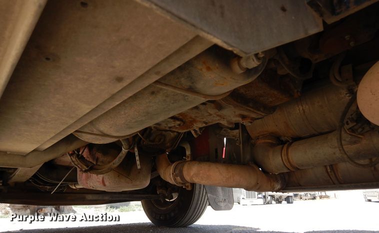 image for item LT9912 2016 Peterbilt 389  semi truck