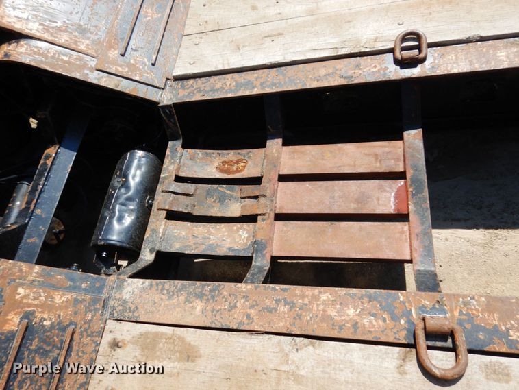 image for item MF9730 1998 Kalyn Siebert  lowboy equipment trailer