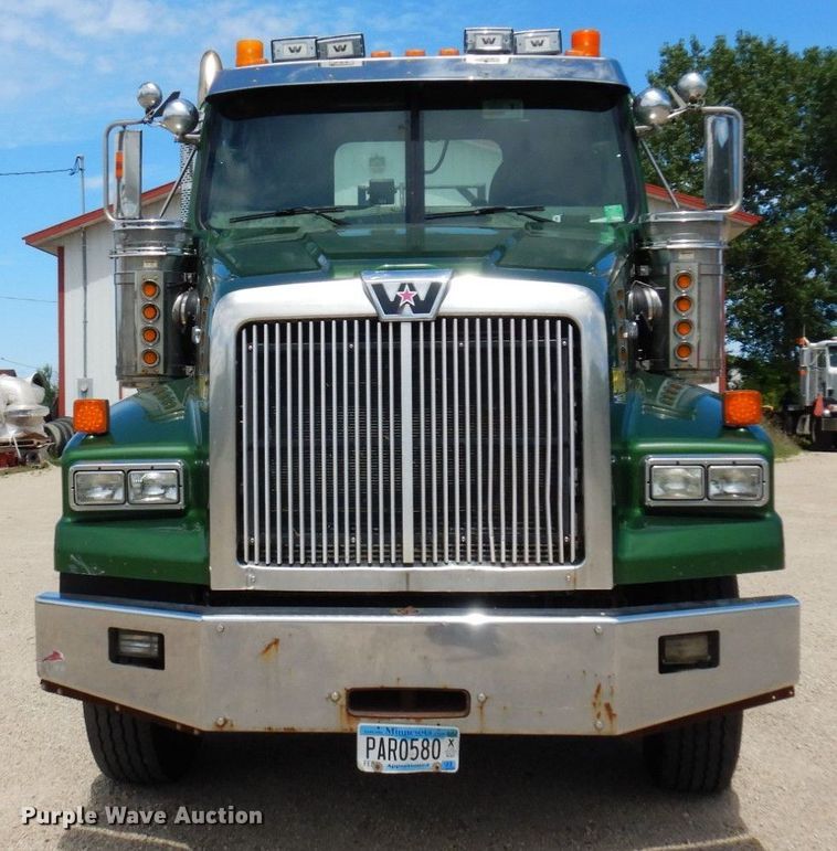image for item MF9735 2009 Western Star 4900SA  semi truck