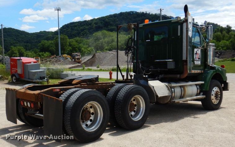 image for item MF9735 2009 Western Star 4900SA  semi truck