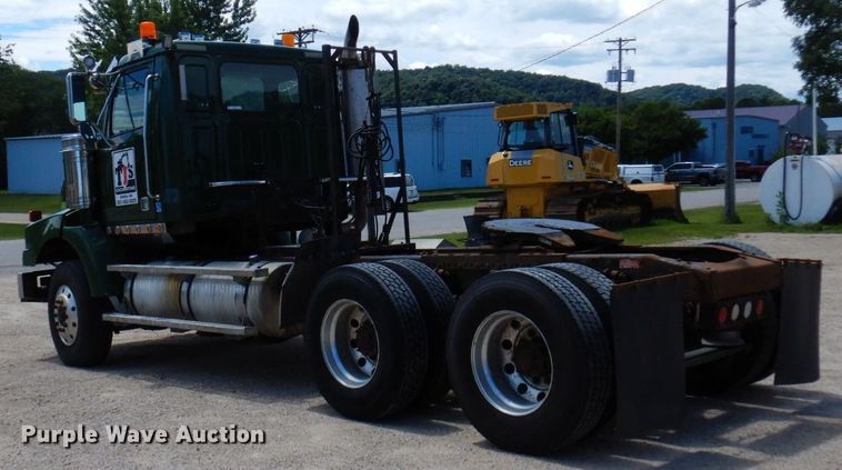 image for item MF9735 2009 Western Star 4900SA  semi truck