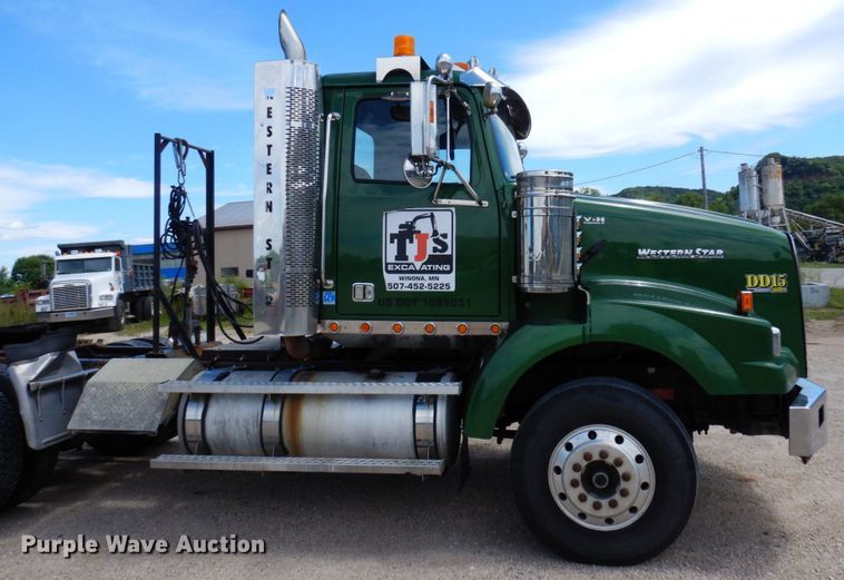 image for item MF9735 2009 Western Star 4900SA  semi truck
