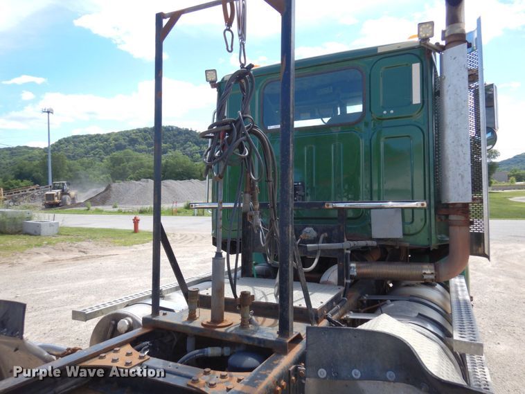 image for item MF9735 2009 Western Star 4900SA  semi truck