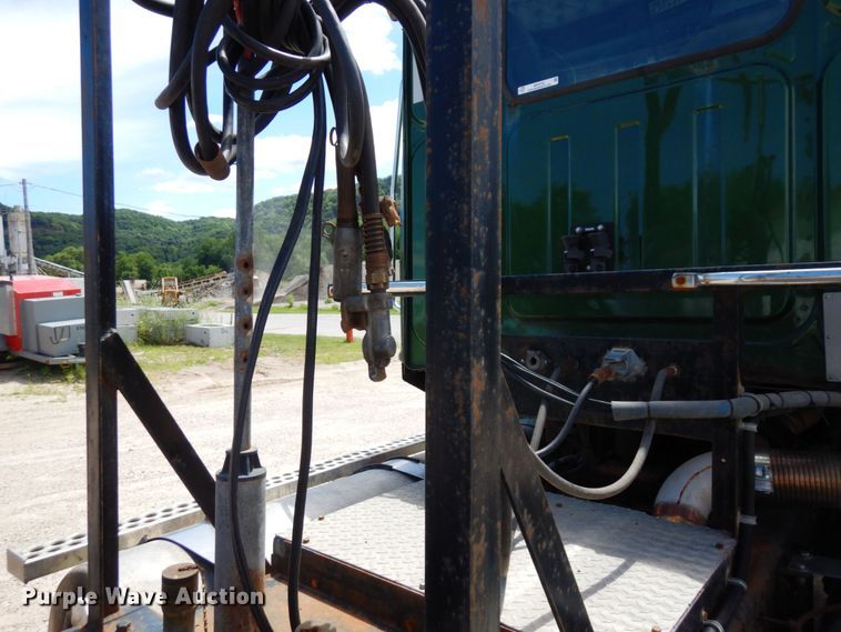 image for item MF9735 2009 Western Star 4900SA  semi truck