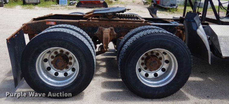 image for item MF9735 2009 Western Star 4900SA  semi truck