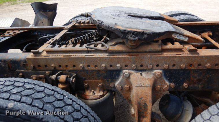 image for item MF9735 2009 Western Star 4900SA  semi truck