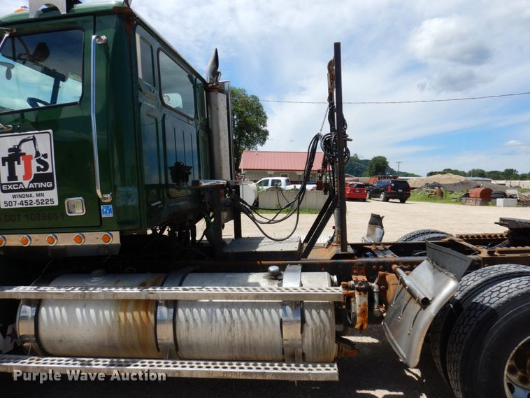 image for item MF9735 2009 Western Star 4900SA  semi truck